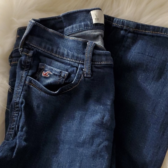 Hollister jeans size 1 dark wash - Picture 3 of 4